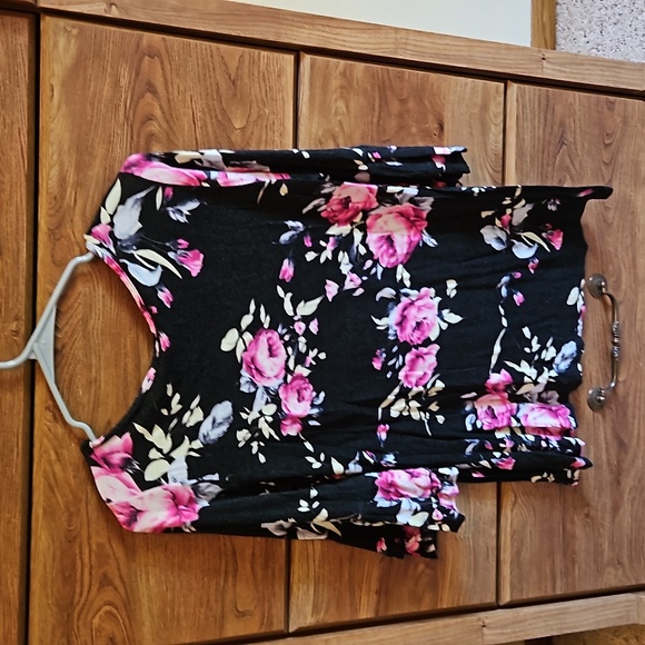 Top - Picture 3 of 3